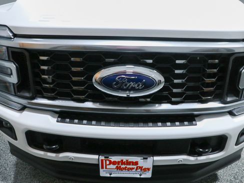 Used 2025 Ford F450 Platinum w/ FX4 Off-Road Package AWD/4WD image 4