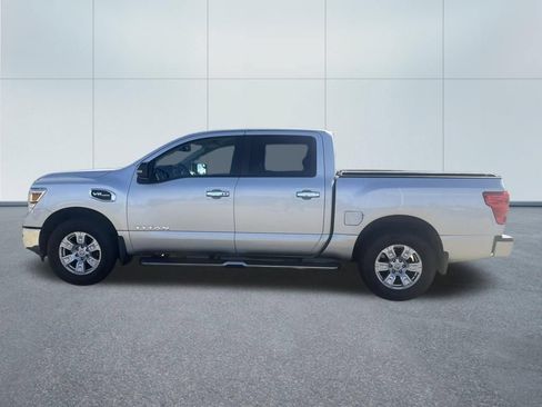 Used 2017 Nissan Titan SV AWD/4WD image 8