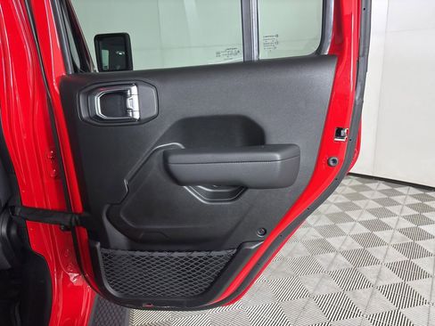 Used 2025 Jeep Wrangler Willys image 23