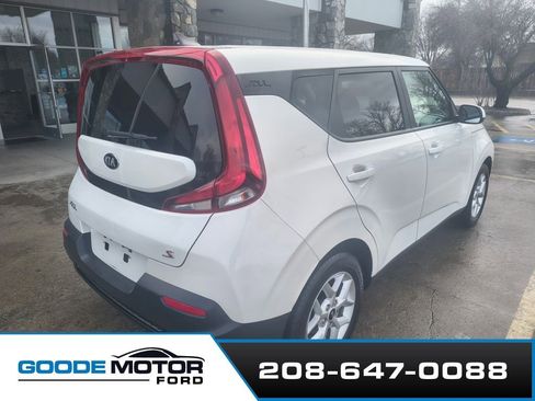 Used 2021 Kia Soul S image 3