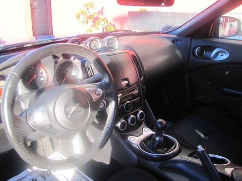 Used 2009 Nissan 370Z Coupe image 12