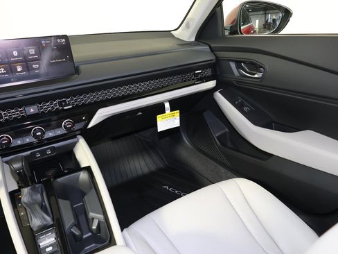 New 2026 Honda Accord EX-L image 9