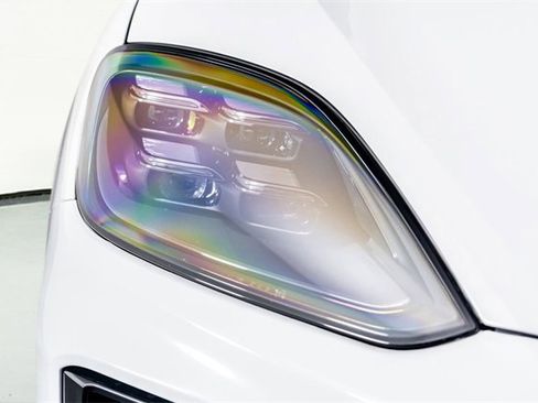 Used 2025 Porsche Cayenne image 28