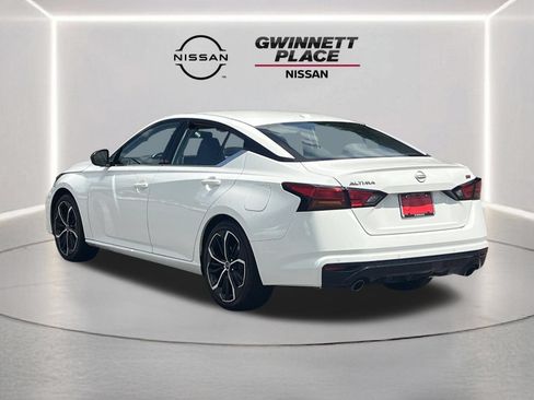Used 2024 Nissan Altima 2.5 SR FWD image 22