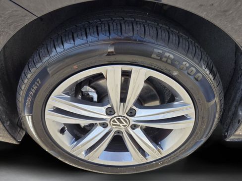 Used 2024 Volkswagen Jetta SE FWD image 9