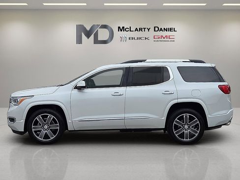 Used 2018 GMC Acadia Denali w/ Technology Package image 3