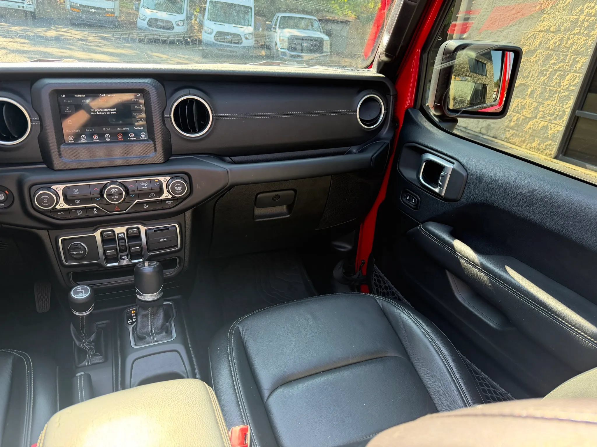 Used 2019 Jeep Wrangler Unlimited Sahara w/ LED Lighting Group AWD/4WD image 13