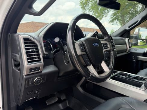 Used 2020 Ford F350 Platinum w/ Tremor Off-Road Package AWD/4WD image 22