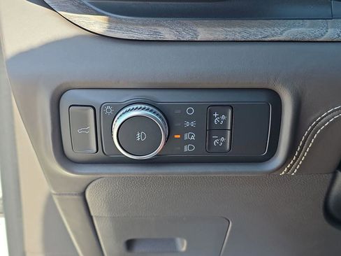 Used 2020 Ford Explorer Platinum w/ Premium Technology Package image 29