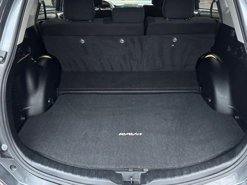 Used 2017 Toyota RAV4 XLE image 27