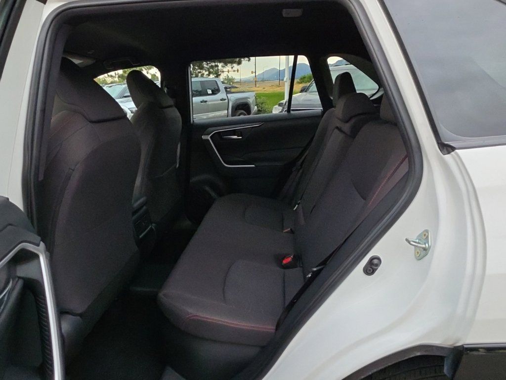 Used 2025 Toyota RAV4 SE AWD/4WD image 22