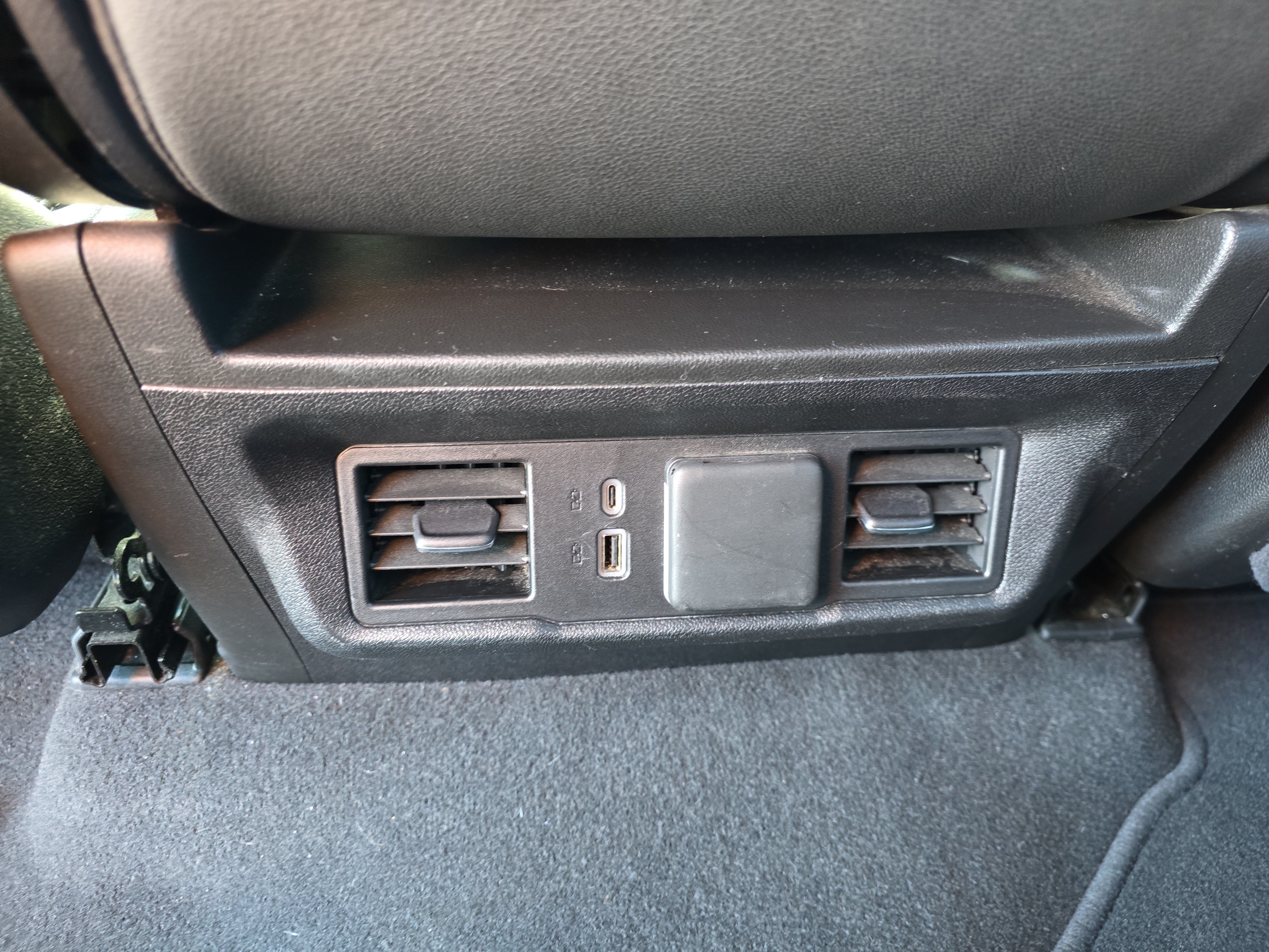 Used 2025 GMC Sierra 1500 SLT AWD/4WD image 15