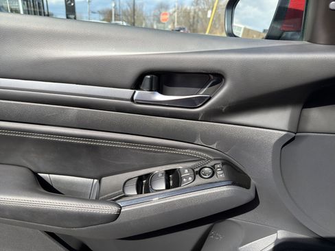 Used 2023 Nissan Altima 2.5 SV w/ SV Premium Package image 15