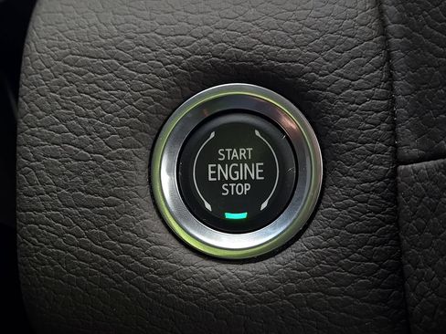 Used 2021 GMC Yukon Denali AWD/4WD image 17