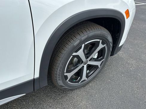 New 2026 Volkswagen Tiguan SE AWD/4WD image 10
