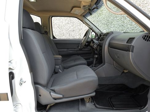 Used 2004 Nissan Xterra XE RWD image 32