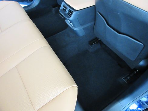 Used 2025 Lexus ES 300h w/ Premium Package FWD image 20