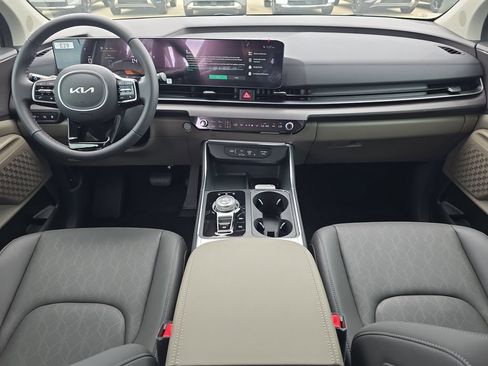 New 2026 Kia Carnival EX FWD image 13