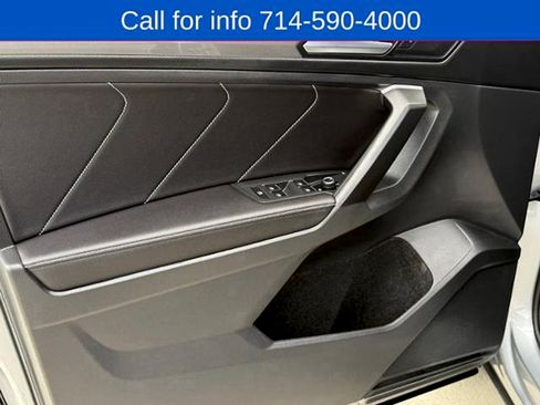 Used 2023 Volkswagen Tiguan SE R-Line FWD image 10