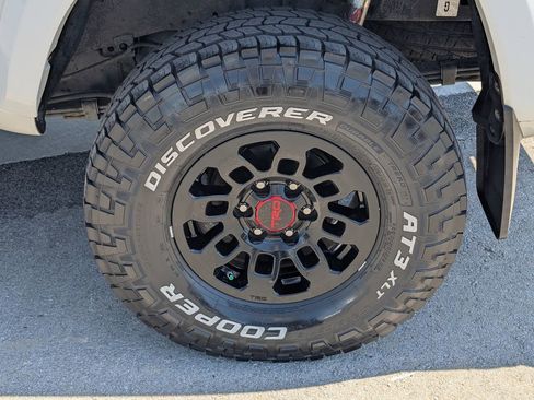 Used 2019 Toyota Tacoma TRD Sport w/ Technology Package AWD/4WD image 23