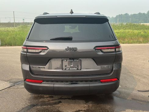 Used 2023 Jeep Grand Cherokee L Laredo AWD/4WD image 4
