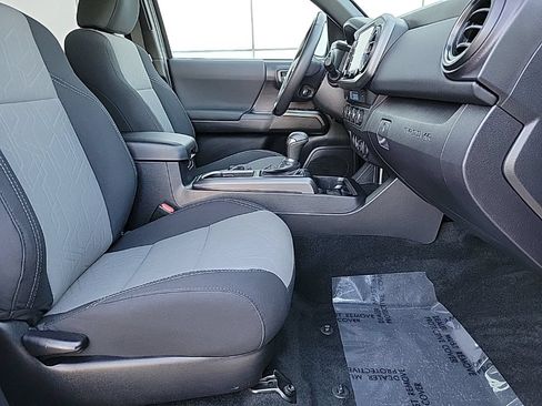 Used 2021 Toyota Tacoma TRD Sport w/ Technology Package AWD/4WD image 19