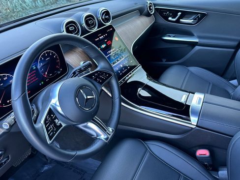 Used 2025 Mercedes-Benz GLC 300 GLC 300 image 10