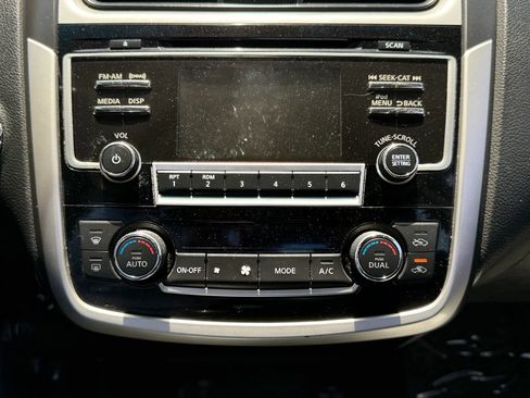 Used 2018 Nissan Altima 2.5 SL FWD image 30