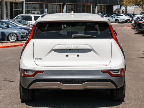Used 2023 Kia Niro Wave FWD image 6