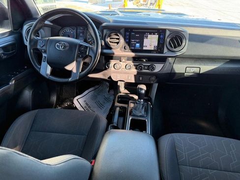 Used 2016 Toyota Tacoma TRD Sport image 13