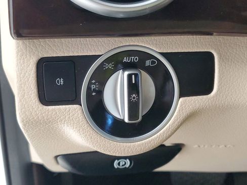 Used 2015 Mercedes-Benz GLK 350 4MATIC image 14