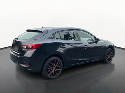 Used 2018 MAZDA MAZDA3 Touring FWD image 3