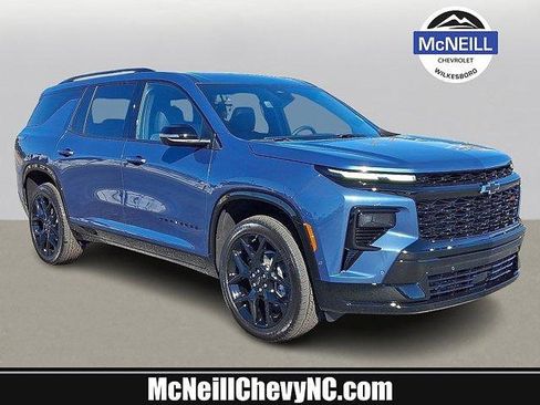 New 2026 Chevrolet Traverse RS w/ LPO, Floor Liner Package image 1