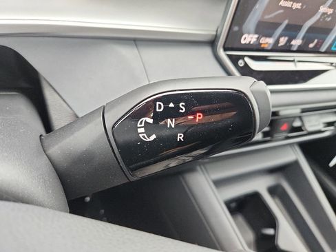 New 2026 Volkswagen Tiguan SE R-Line AWD/4WD image 16