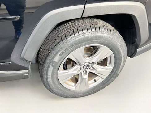 Used 2022 Toyota RAV4 LE image 27