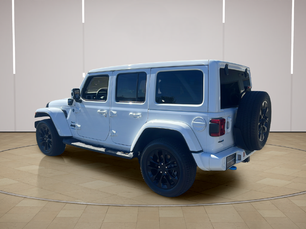Used 2021 Jeep Wrangler Unlimited Sahara AWD/4WD image 3