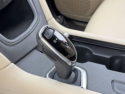 Used 2018 Cadillac XT5 Luxury w/ Driver Awareness Package image 28