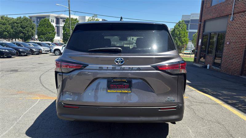Used 2021 Toyota Sienna XLE AWD/4WD image 10