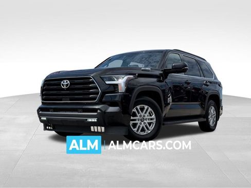 Used 2025 Toyota Sequoia SR5 AWD/4WD image 1