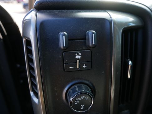 Used 2018 Chevrolet Silverado 1500 High Country image 23