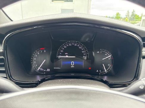 Used 2019 Cadillac XT5 FWD image 11
