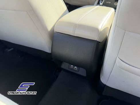 Used 2024 Nissan Altima 2.5 SV image 19