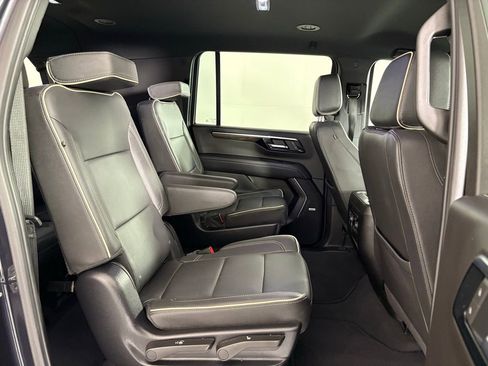 Used 2025 Chevrolet Suburban Premier image 50