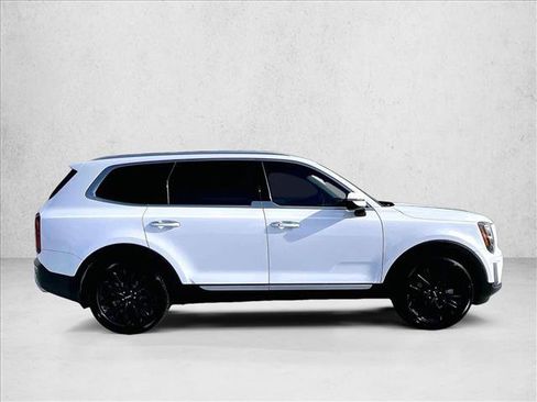 Used 2022 Kia Telluride SX w/ Towing Package FWD image 5