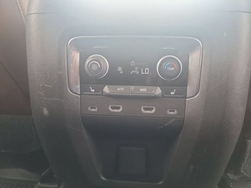 Used 2021 Chevrolet Suburban High Country RWD image 22