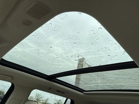 Used 2023 GMC Yukon Denali w/ Advanced Technology Package AWD/4WD image 27