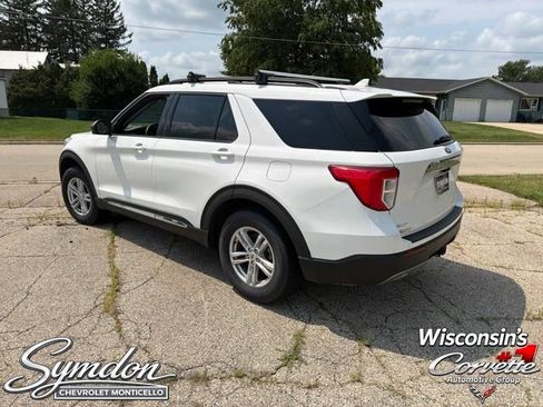 Used 2022 Ford Explorer XLT w/ Equipment Group 202A AWD/4WD image 6