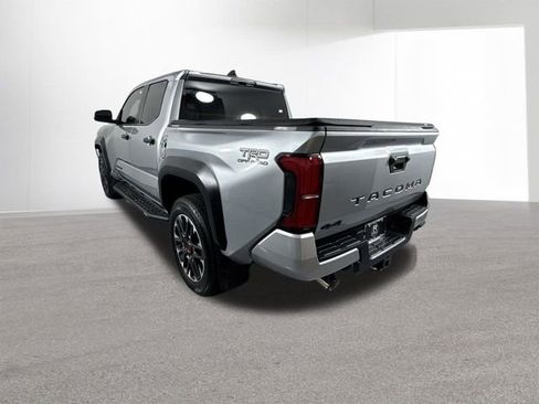 Used 2024 Toyota Tacoma TRD Off-Road AWD/4WD image 31