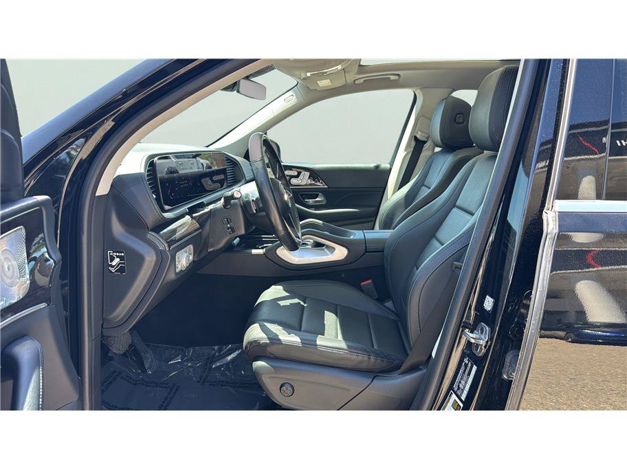 Used 2024 Mercedes-Benz GLS 450 4MATIC image 11
