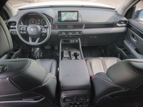 Used 2024 Honda Pilot Touring image 32